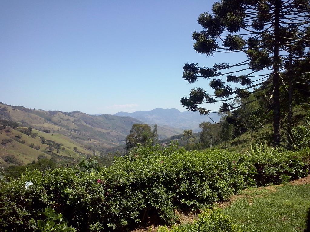 Quarto com Cama de Casal ou 2 de Solteiro e Vista da Montanha